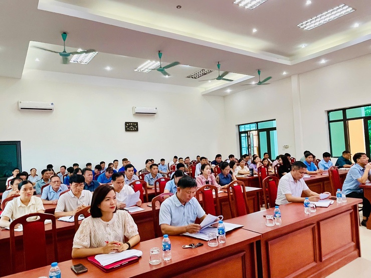 ỦY BAN NHÂN DÂN XÃ YÊN BÀI TỔ CHỨC LỄ PHÁT ĐỘNG HƯỞNG ỨNG PHONG TRÀO “BÌNH DÂN HỌC VỤ SỐ” VÀ TRIỂN KHAI CHIẾN DỊCH 45 NGÀY ĐÊM RA QUÂN HỖ TRỢ HOẠT ĐỘNG CHUYỂN ĐỔI SỐ- Ảnh 2.