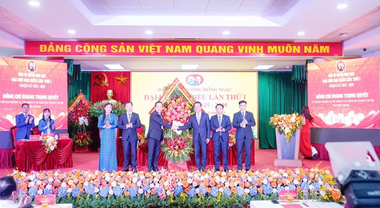 XÂY DỰNG ĐẢNG BỘ, HỆ THỐNG CHÍNH TRỊ TRONG SẠCH VỮNG MẠNH; KIẾN THIẾT PHƯỜNG ĐÔNG NGẠC TRỞ THÀNH ĐÔ THỊ GIÀU ĐẸP, VĂN MINH, HIỆN ĐẠI- Ảnh 6.