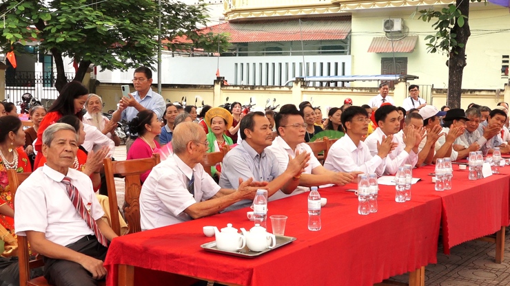 Âm vang thơ ca mừng Đảng, mừng quê hương- Ảnh 4.