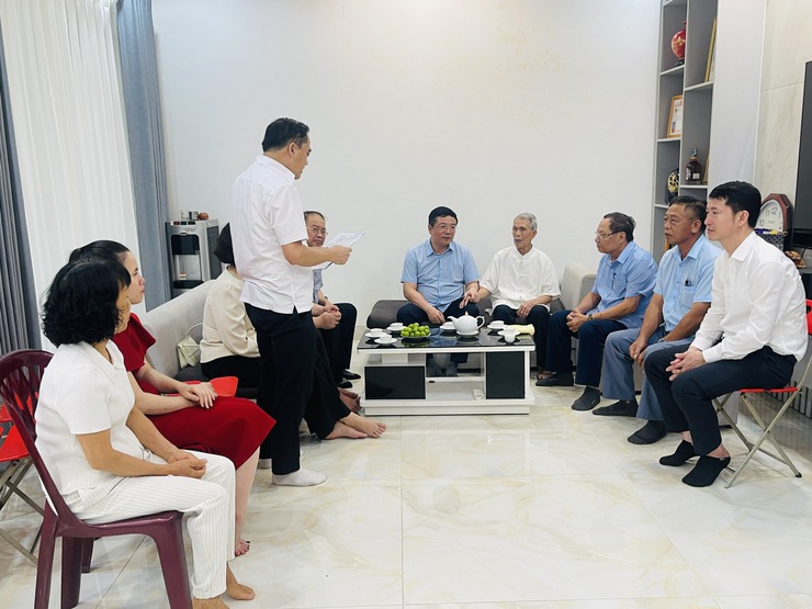 Đồng chí Phạm Xuân Toàn – Bí thư Đảng ủy, Chủ tịch HĐND xã Thiên Lộc -Trưởng đoàn công tác số 01 thăm, tặng quà tri ân người có công nhân dịp kỷ niệm 80 năm Quốc khánh 02/9- Ảnh 18.