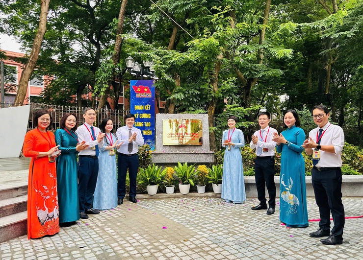 Khánh thành Vườn hoa phường Kim Liên – Công trình ý nghĩa chào mừng Đại hội đại biểu Đảng bộ phường Kim Liên lần thứ I, nhiệm kỳ 2025-2030- Ảnh 2.