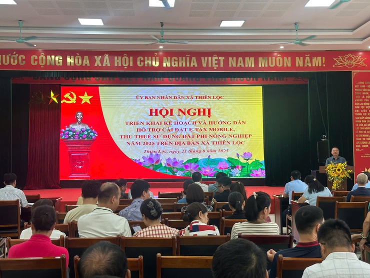 Hội nghị triển khai kế hoạch và hướng dẫn hỗ trợ cài đặt E-TAX Mobile, thu thuế sử dụng đất phi nông nghiệp năm 2025 trên địa bàn xã Thiên Lộc- Ảnh 3.