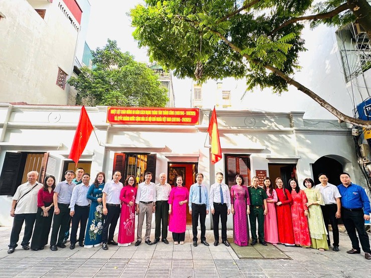 ĐOÀN LÃNH ĐẠO ĐẢNG ỦY - HĐND - UBND - ỦY BAN MTTQ VIỆT NAM PHƯỜNG CỬA NAM DÂNG HƯƠNG TƯỞNG NIỆM TẠI DI TÍCH LỊCH SỬ NHÂN KỶ NIỆM 80 NĂM QUỐC KHÁNH NƯỚC CỘNG HÒA XÃ HỘI CHỦ NGHĨA VIỆT NAM (02/9/1945 – 02/9/2025)- Ảnh 7.