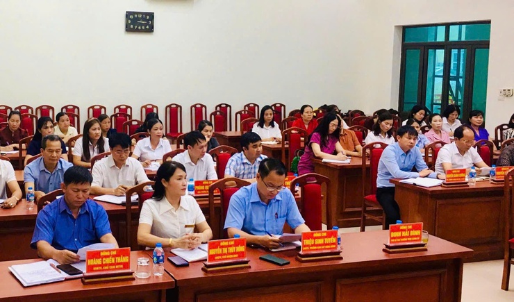 BAN THƯỜNG VỤ ĐẢNG UỶ XÃ YÊN BÀI HỌP NGHE UỶ BAN NHÂN DÂN XÃ BÁO CÁO CÔNG TÁC CHUẨN BỊ CHO NĂM HỌC MỚI 2025-2026.- Ảnh 1.