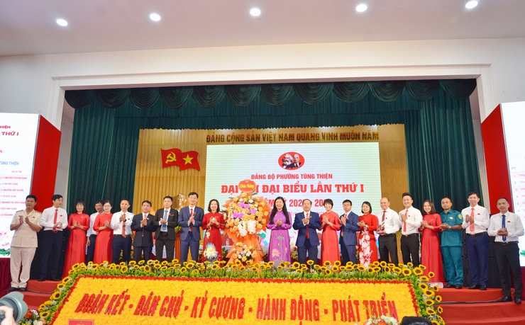 Đại hội đại biểu Đảng bộ phường Tùng Thiện lần thứ I, nhiệm kỳ 2025 – 2030 – Quyết tâm xây dựng phường Tùng Thiện giàu đẹp, văn minh- Ảnh 2.