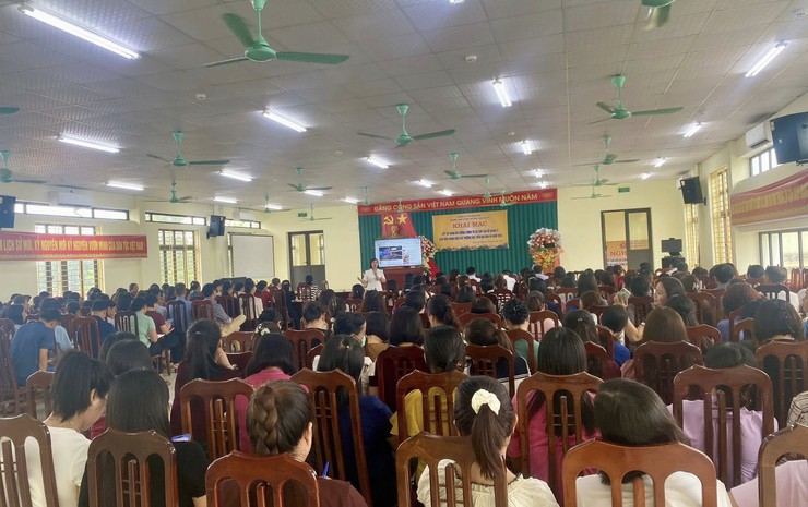 Khai mạc lớp tập huấn bồi dưỡng chính trị hè cho cán bộ quản lý, giáo viên nhân viên các trường học trên địa bàn xã Suối Hai năm 2025.- Ảnh 4.