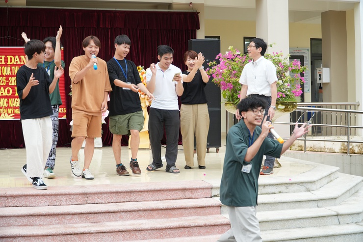 Trường THCS Phú Yên vinh danh học sinh có kết quả thi vào lớp 10 THPT – Giao lưu với trường Đại học KAGOSHIMA Nhật Bản- Ảnh 2.