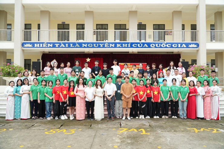 Trường THCS Phú Yên vinh danh học sinh có kết quả thi vào lớp 10 THPT – Giao lưu với trường Đại học KAGOSHIMA Nhật Bản- Ảnh 6.