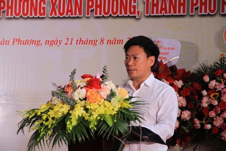 Phường Xuân Phương gắn biển địa điểm Bác Hồ về thăm Nhân dân Kiều Mai.- Ảnh 2.