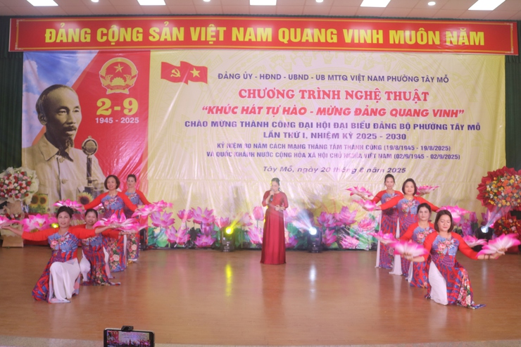 Chương trình nghệ thuật chào mừng thành công Đại hội đại biểu Đảng bộ phường Tây Mỗ lần thứ I, nhiệm kỳ 2025 – 2030- Ảnh 9.