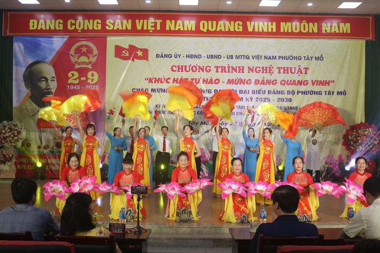 Chương trình nghệ thuật chào mừng thành công Đại hội đại biểu Đảng bộ phường Tây Mỗ lần thứ I, nhiệm kỳ 2025 – 2030- Ảnh 1.