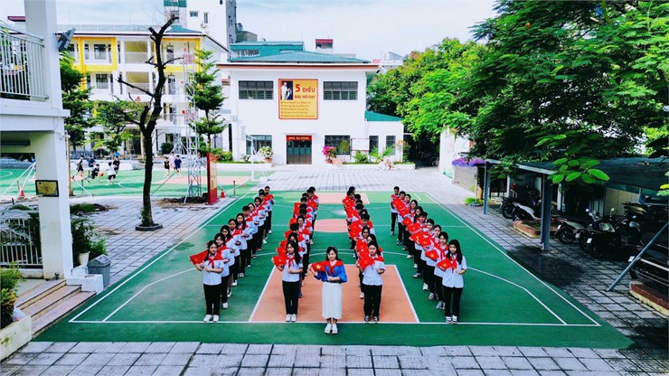 Trường THCS Bế Văn Đàn tưng bừng chào mừng kỉ niệm 80 năm Cách mạng Tháng Tám và Quốc khánh 2/9 (1945-2025)- Ảnh 3.