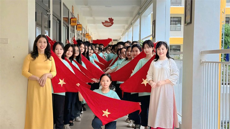 Trường THCS Bế Văn Đàn tưng bừng chào mừng kỉ niệm 80 năm Cách mạng Tháng Tám và Quốc khánh 2/9 (1945-2025)- Ảnh 4.