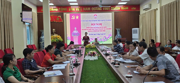 UBMTTQ xã tổ chức hội nghị triển khai kế hoạch tổ chức Đại hội Đại biểu MTTQ xã Vân Đình- Ảnh 1.