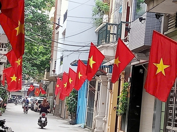 PHƯỜNG PHƯƠNG LIỆT RỰC RỠ CỜ HOA CHÀO ĐÓN NGÀY KỶ NIỆM 80 NĂM CÁCH MẠNG THÁNG TÁM THÀNH CÔNG VÀ QUỐC KHÁNH (2/9)- Ảnh 7.