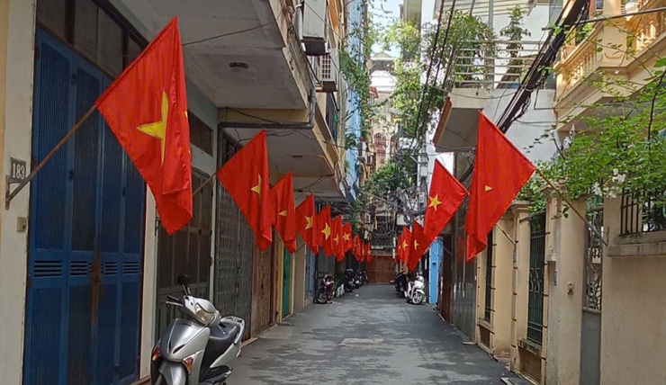 PHƯỜNG PHƯƠNG LIỆT RỰC RỠ CỜ HOA CHÀO ĐÓN NGÀY KỶ NIỆM 80 NĂM CÁCH MẠNG THÁNG TÁM THÀNH CÔNG VÀ QUỐC KHÁNH (2/9)- Ảnh 5.