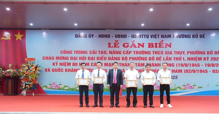 Lễ gắn biển công trình cải tạo, nâng cấp Trường THCS Gia Thụy: Một dấu ấn đáng nhớ!- Ảnh 7.