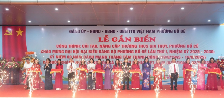 Lễ gắn biển công trình cải tạo, nâng cấp Trường THCS Gia Thụy: Một dấu ấn đáng nhớ!- Ảnh 8.
