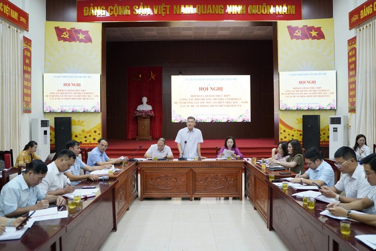 Hội nghị họp Ban Chỉ đạo thực hiện công tác bồi thường, hỗ trợ , tái định cư dự án đường sắt tốc độ cao trên trục Bắc Nam và các dự án trọng điểm trên địa bàn xã Chuyên Mỹ- Ảnh 1.