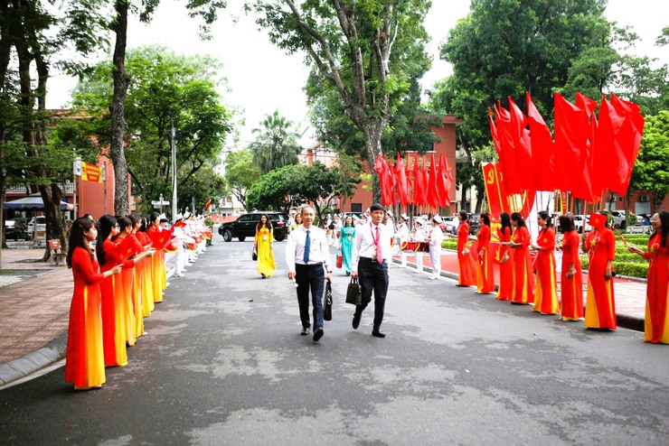 Phiên trù bị Đại hội đại biểu Đảng bộ phường Kim Liên lần thứ I: Khẳng định tinh thần đoàn kết, thống nhất, quyết tâm cho nhiệm kỳ mới- Ảnh 6.