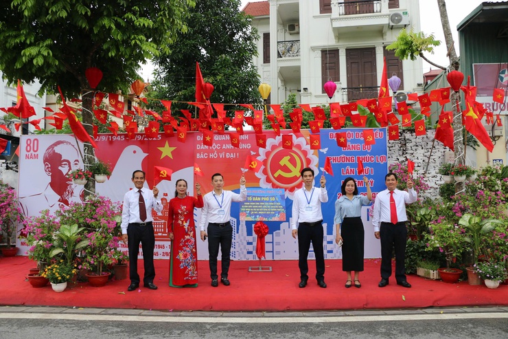 Khánh thành công trình Tuyên truyền cổ động trực quan chào mừng Đại hội đại biểu Đảng bộ phường Phúc Lợi lần thứ I, nhiệm kỳ 2025-2030- Ảnh 5.