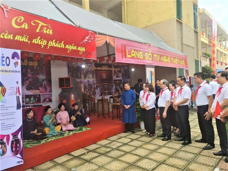 Sáng ngày 22 tháng 8 năm 2025, UBND xã Thư Lâm tổ chức Lễ khai mạc Đại hội Thể dục thể thao lần thứ I và Tổng kết hoạt động hè Thanh thiếu nhi năm 2025 thiết thực chào mừng thành công Đại hội Đảng bộ xã Thư Lâm- Ảnh 2.