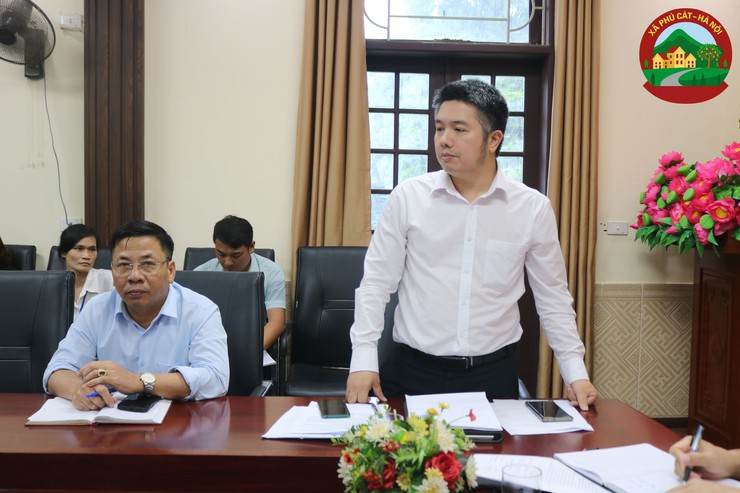 UBND Xã tổ chức hội nghị làm việc với các cơ quan, đơn vị về công tác tiếp nhận, giải quyết TTHC.- Ảnh 3.