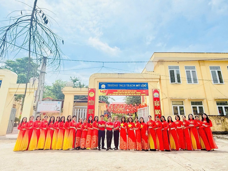 Xã Phúc Thọ - Sôi nổi các hoạt động chào mừng kỷ niệm Cách mạng Tháng Tám và Quốc khánh 2/9- Ảnh 2.