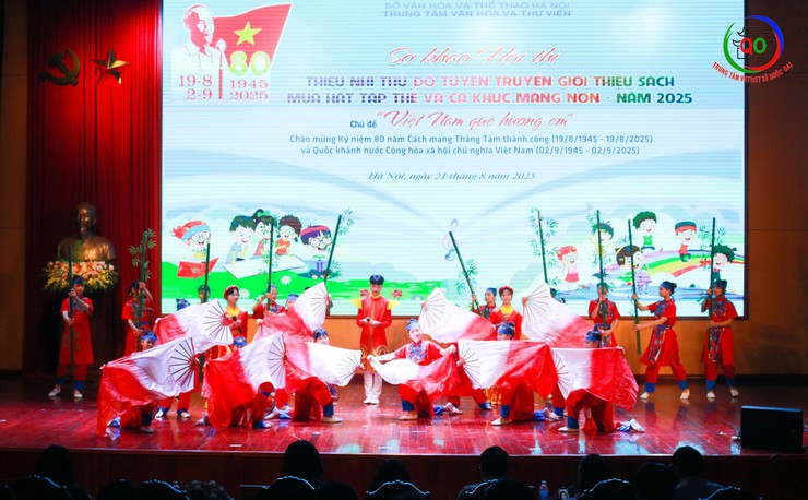 Hội thi sơ khảo thiếu nhi thủ đô tuyên truyền giới thiệu sách, Múa hát tập thể và ca khúc măng non năm 2025- Ảnh 9.