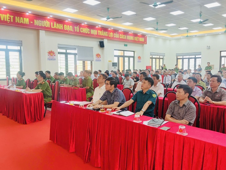 PHƯỜNG YÊN NGHĨA SƠ KẾT 1 NĂM TRIỂN KHAI LỰC LƯỢNG THAM GIA BẢO VỆ ANTT CƠ SỞ- Ảnh 1.