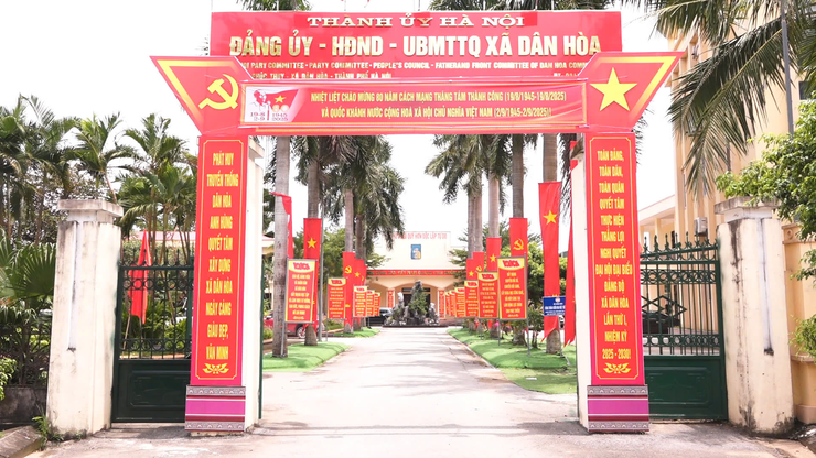 RỰC RỠ SẮC CỜ, DÂN HÒA HÂN HOAN CHÀO MỪNG 80 NĂM CÁCH MẠNG THÁNG TÁM VÀ QUỐC KHÁNH 2/9- Ảnh 1.