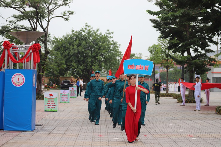 Xã Thiên Lộc long trọng tổ chức lễ khai mạc Đại hội Thể dục thể thao lần thứ I và tổng kết các hoạt động hè năm 2025 với chủ đề "Thiên Lộc - Vững bước tương lai"- Ảnh 10.