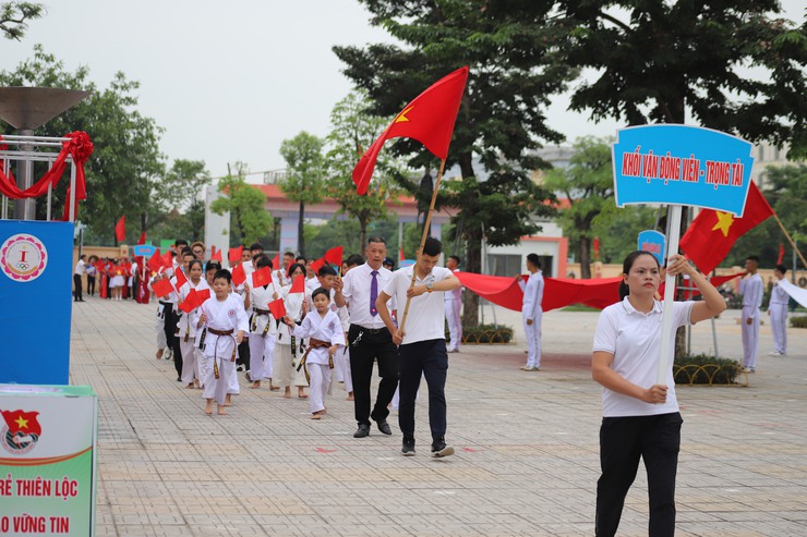 Xã Thiên Lộc long trọng tổ chức lễ khai mạc Đại hội Thể dục thể thao lần thứ I và tổng kết các hoạt động hè năm 2025 với chủ đề "Thiên Lộc - Vững bước tương lai"- Ảnh 36.