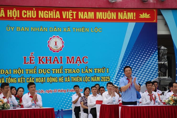 Xã Thiên Lộc long trọng tổ chức lễ khai mạc Đại hội Thể dục thể thao lần thứ I và tổng kết các hoạt động hè năm 2025 với chủ đề "Thiên Lộc - Vững bước tương lai"- Ảnh 1.