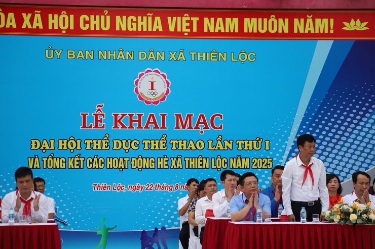 Xã Thiên Lộc long trọng tổ chức lễ khai mạc Đại hội Thể dục thể thao lần thứ I và tổng kết các hoạt động hè năm 2025 với chủ đề "Thiên Lộc - Vững bước tương lai"- Ảnh 2.