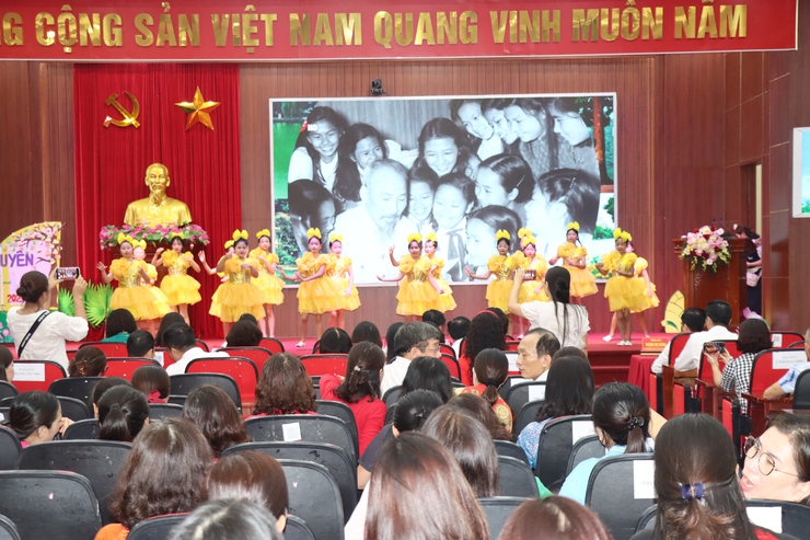 Xã Phú Xuyên: Tổng kết năm học 2024 -2025, triển khai nhiệm vụ năm học 2025-2026- Ảnh 1.
