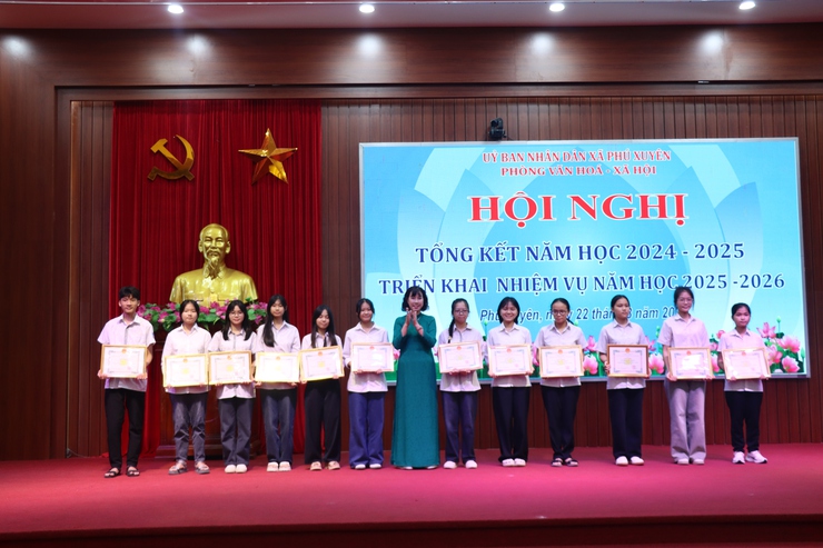 Xã Phú Xuyên: Tổng kết năm học 2024 -2025, triển khai nhiệm vụ năm học 2025-2026- Ảnh 10.