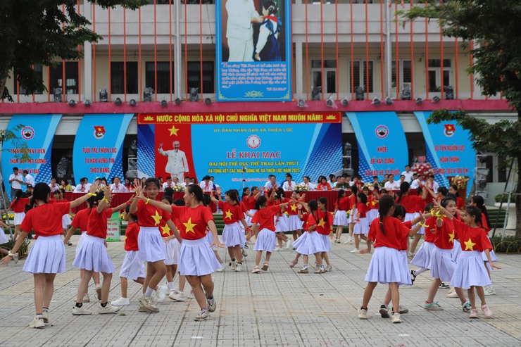 Xã Thiên Lộc long trọng tổ chức lễ khai mạc Đại hội Thể dục thể thao lần thứ I và tổng kết các hoạt động hè năm 2025 với chủ đề "Thiên Lộc - Vững bước tương lai"- Ảnh 59.