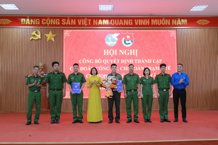 Hội nghị công bố quyết định thành lập Chi đoàn Công an xã, Chi đoàn Trạm Y tế xã và Chi hội Phụ nữ Công an xã.- Ảnh 1.