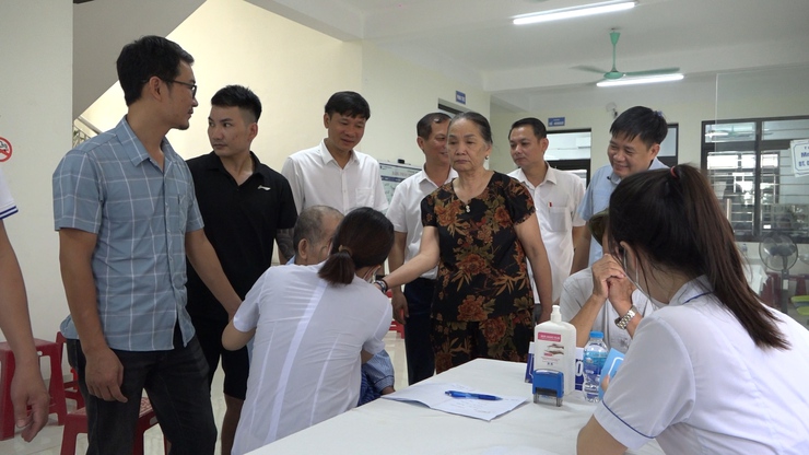 Hoà Xá: Khám sức khỏe, tặng quà tri ân Người có công trên địa bàn- Ảnh 5.