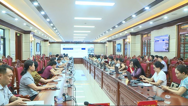 Sở Giáo dục và Đào tạo Hà Nội tổ chức Hội nghị trực tuyến tập huấn phần mềm phổ cập giáo dục, xóa mù chữ- Ảnh 1.