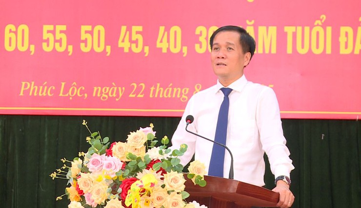 Đảng bộ xã Phúc Lộc tổ chức Lễ trao tặng Huy hiệu Đảng đợt 02/9/2025 cho đảng viên- Ảnh 3.
