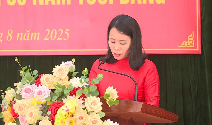 Đảng bộ xã Phúc Lộc tổ chức Lễ trao tặng Huy hiệu Đảng đợt 02/9/2025 cho đảng viên- Ảnh 4.
