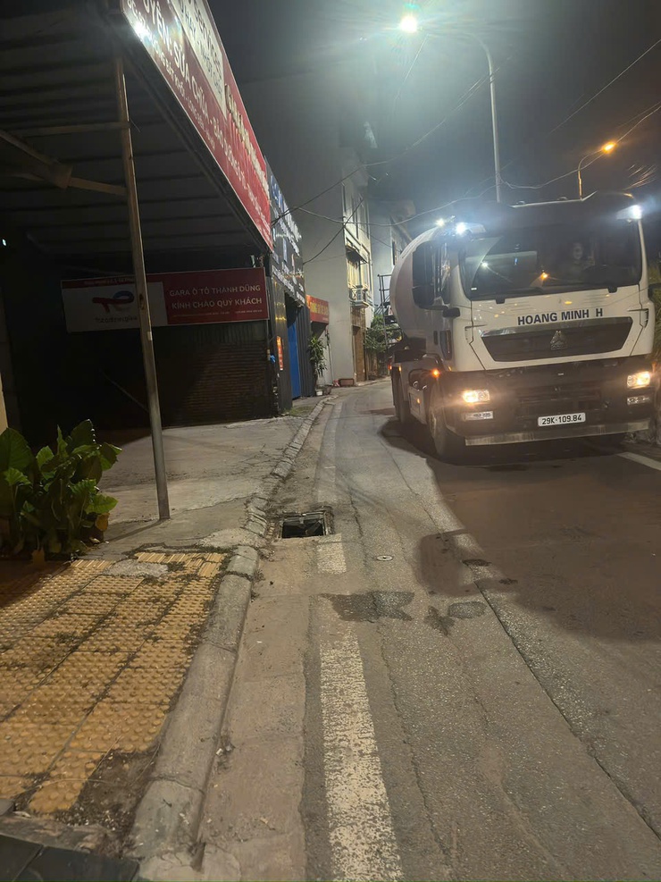 PHƯỜNG LONG BIÊN: KẾT QUẢ XỬ LÝ CÁC KIẾN NGHỊ CỦA TỔ DÂN PHỐ LIÊN QUAN ĐẾN CÔNG TÁC TRẬT TỰ ĐÔ THỊ TUẦN 33- Ảnh 2.