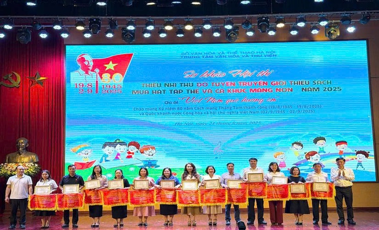 THIẾU NHI PHƯỜNG ĐÔNG NGẠC THAM GIA SƠ KHẢO HỘI THI TUYÊN TRUYỀN GIỚI THIỆU SÁCH VÀ MÚA HÁT TẬP THỂ, CA KHÚC MĂNG NON THIẾU NHI THỦ ĐÔ HÈ 2025- Ảnh 1.