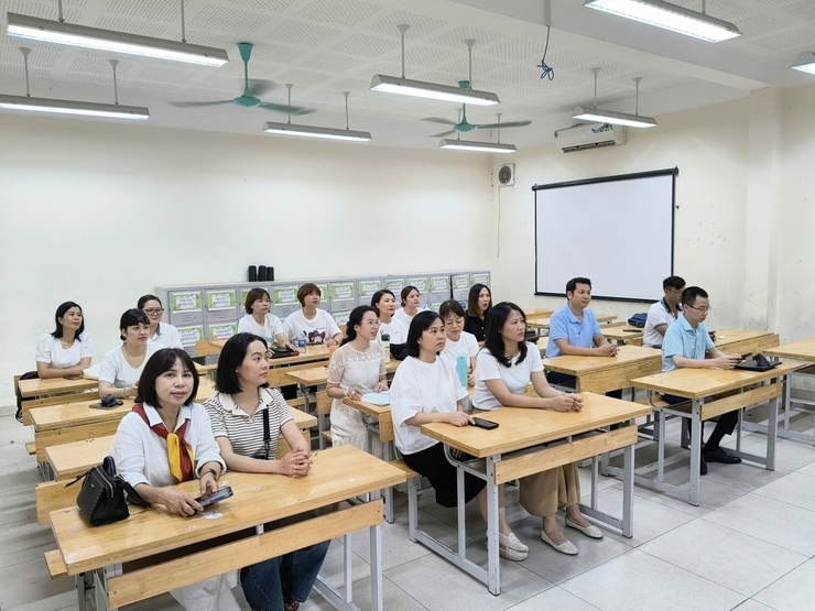 Bồi dưỡng chính trị hè - Cầu nối giữa lý luận và thực tiễn trong công tác giáo dục- Ảnh 8.