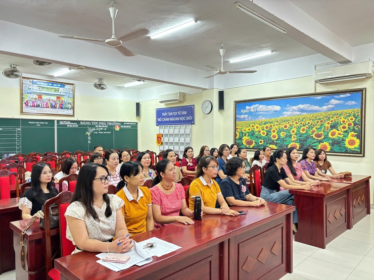 Bồi dưỡng chính trị hè - Cầu nối giữa lý luận và thực tiễn trong công tác giáo dục- Ảnh 13.