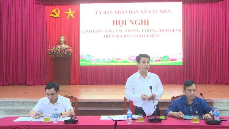 UBND xã Hát Môn làm việc với Trạm Y tế và họp Ban Chỉ đạo phòng, chống dịch- Ảnh 1.