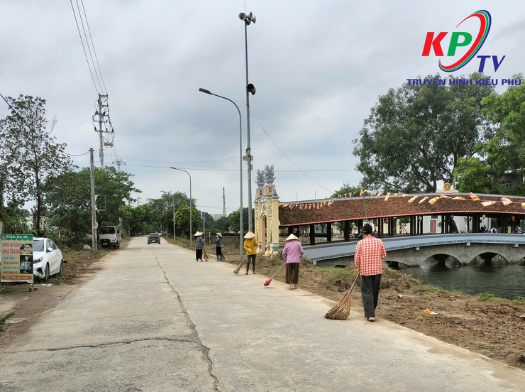UBND xã Kiều Phú ra quân thực hiện tổng vệ sinh môi trường, chỉnh trang cảnh quan chào mừng kỷ niệm 80 năm Cách mạng Tháng Tám và Quốc khánh 2/9- Ảnh 12.
