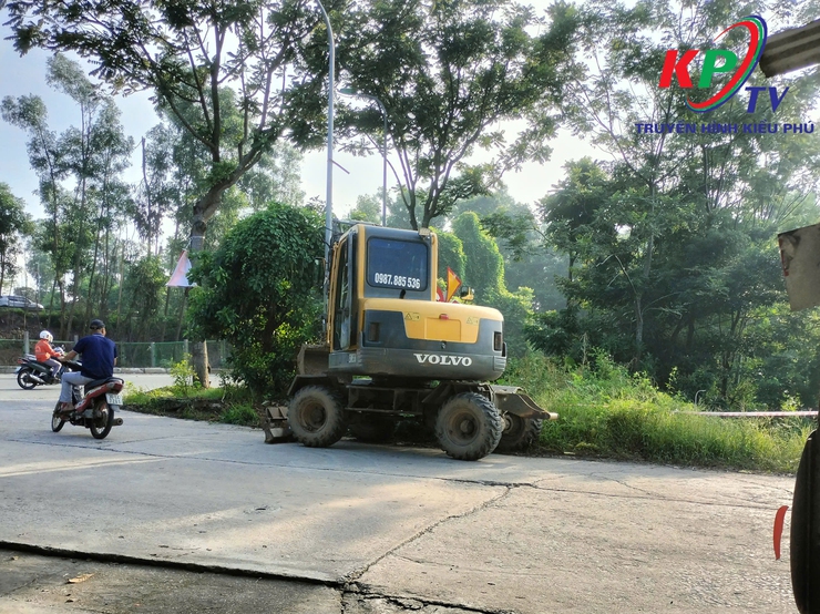 UBND xã Kiều Phú ra quân thực hiện tổng vệ sinh môi trường, chỉnh trang cảnh quan chào mừng kỷ niệm 80 năm Cách mạng Tháng Tám và Quốc khánh 2/9- Ảnh 4.